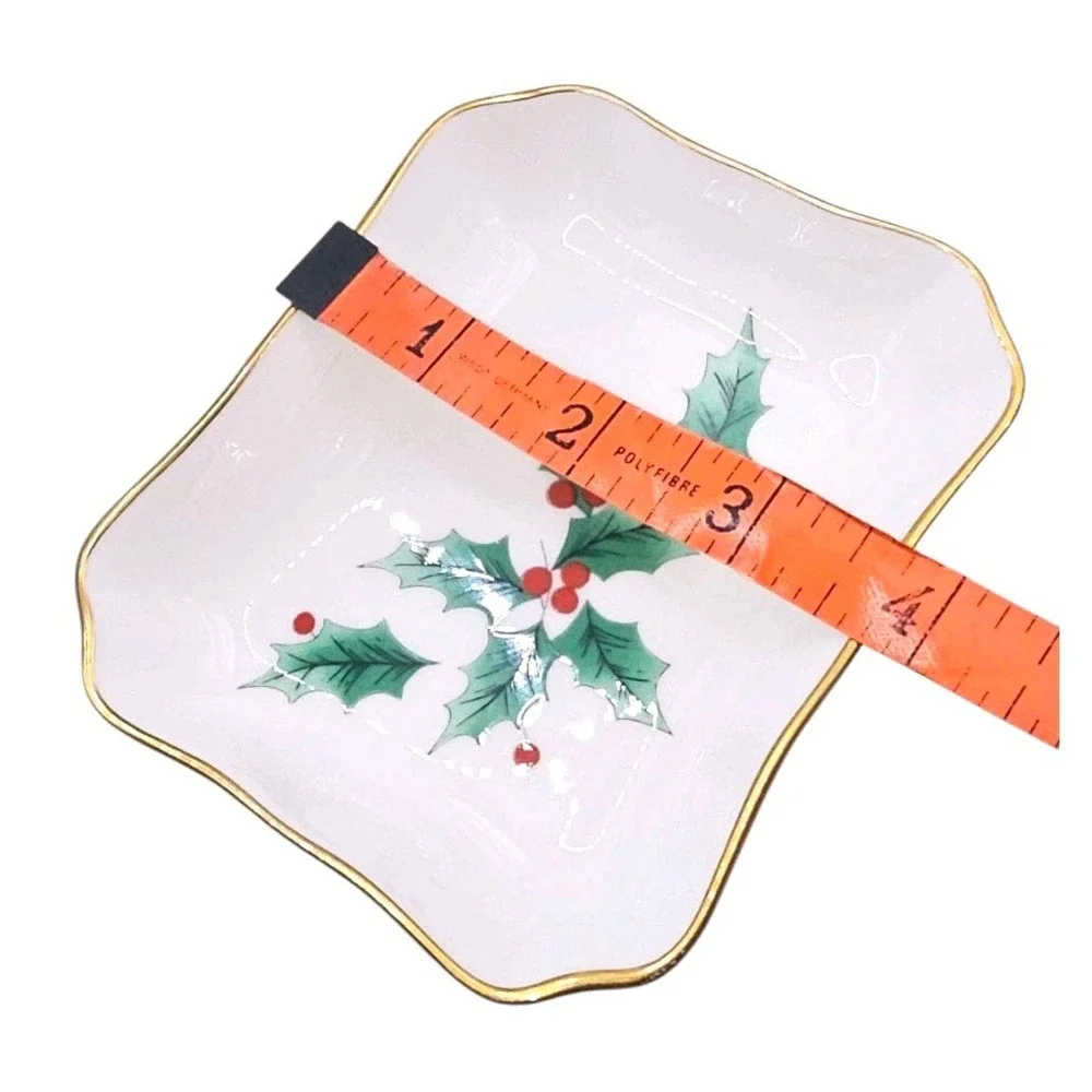 Mikasa Christmas Pattern Holly Ribbon Small Chelsea Serving‎ Tray 4.75